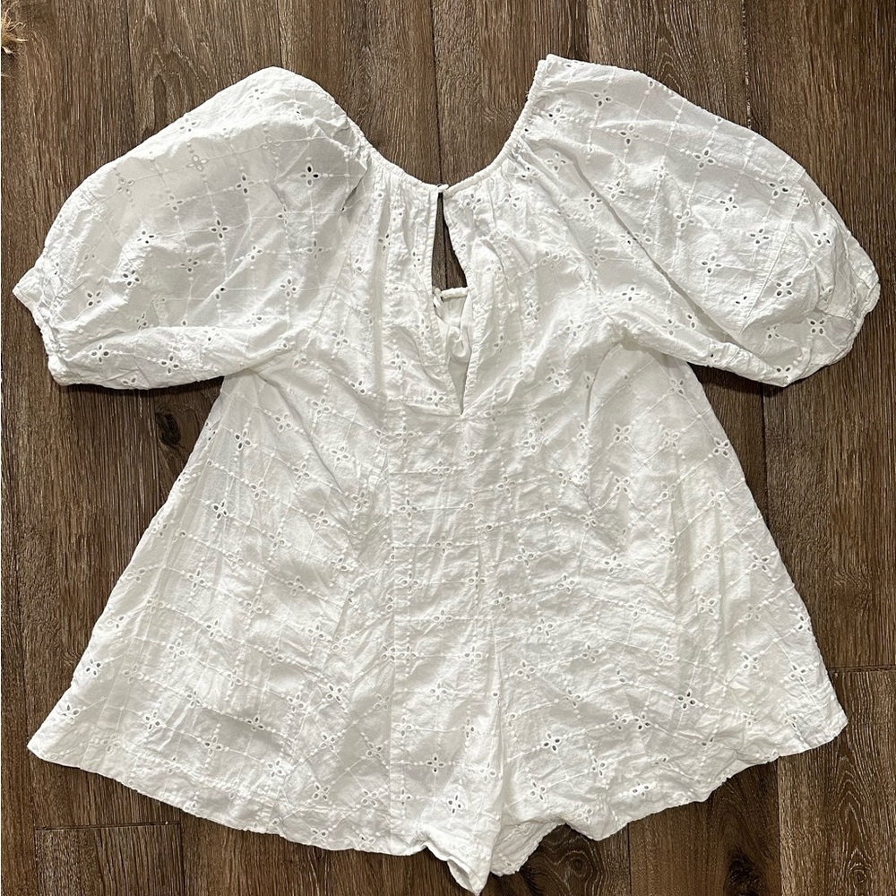 White Eyelet Puff Sleeve Romper - Picture 2 of 2